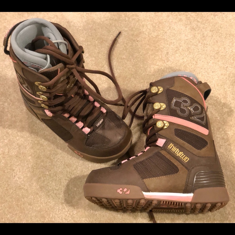 COPY - Women’s Thirty two lace up snowboard boots us 7 eur 37.5 good condition